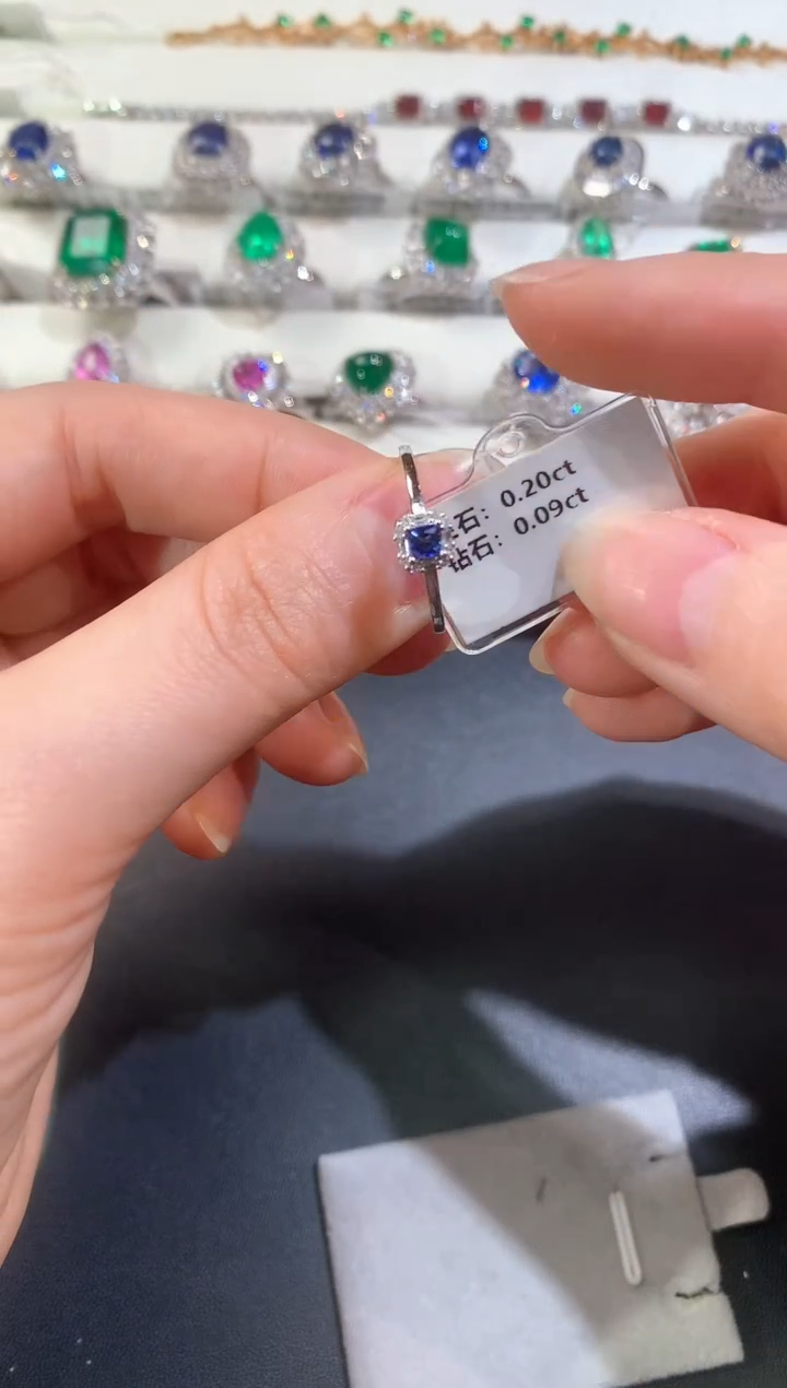 彩色蓝宝石戒指18K金镶嵌E511|1980