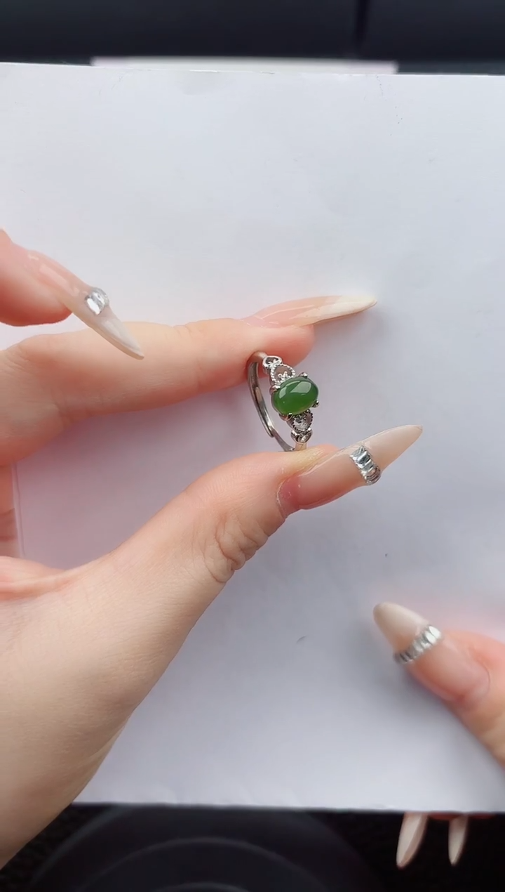 未镶嵌戒指和田玉555嗨购微色差T