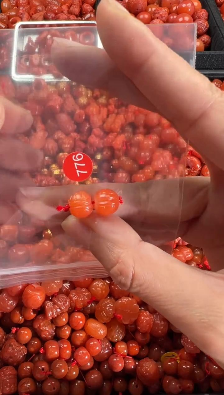 【闪购商品】南红玛瑙颈饰未镶嵌1