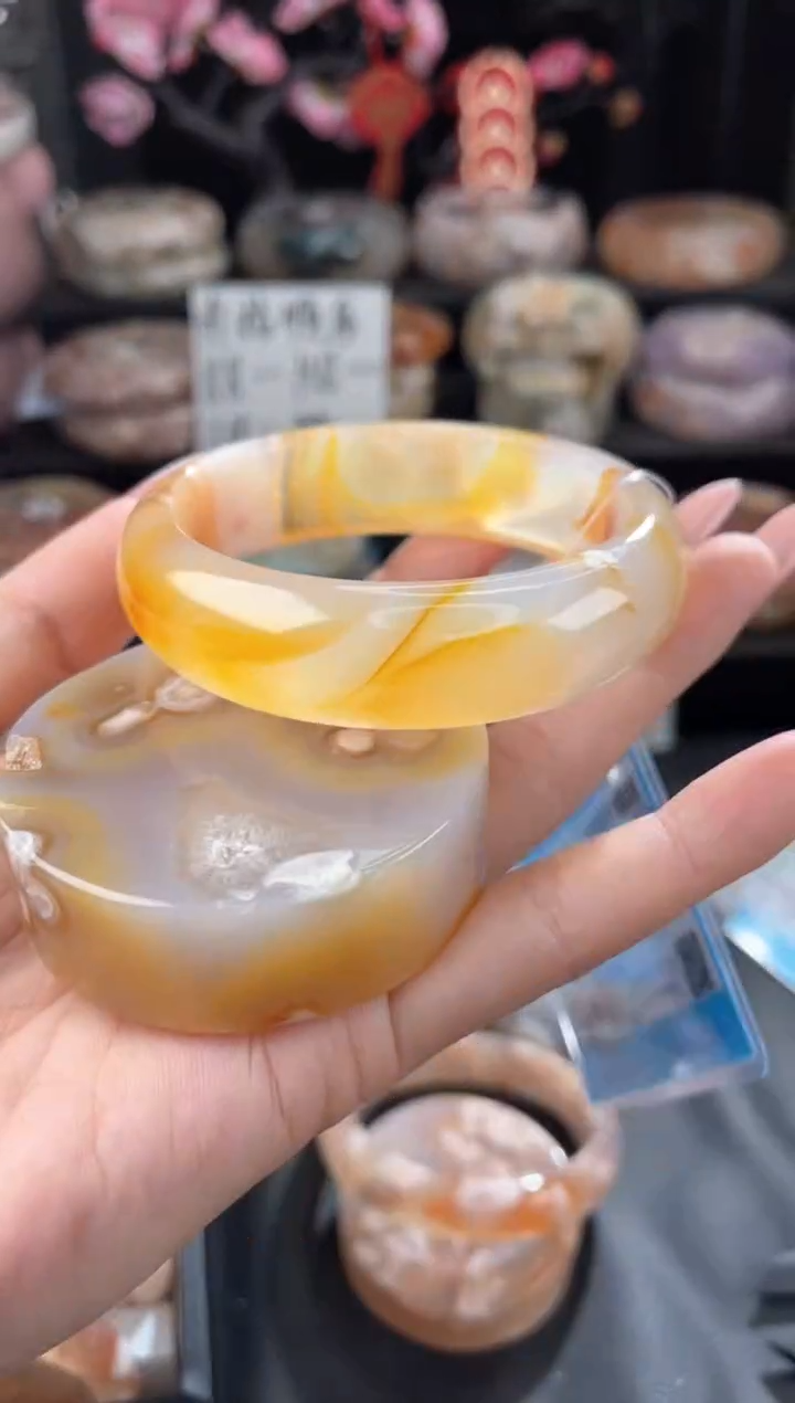 【闪购商品】石英质玉手镯未镶嵌61