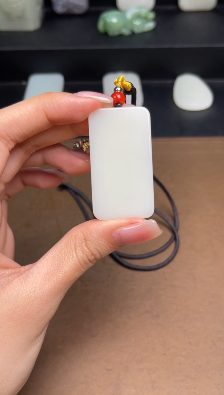 【闪购商品】和田玉颈饰未镶嵌18