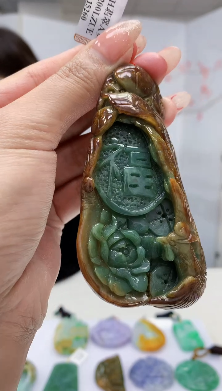 【闪购商品】定制翡翠未镶嵌4829MM-毛货挂件70