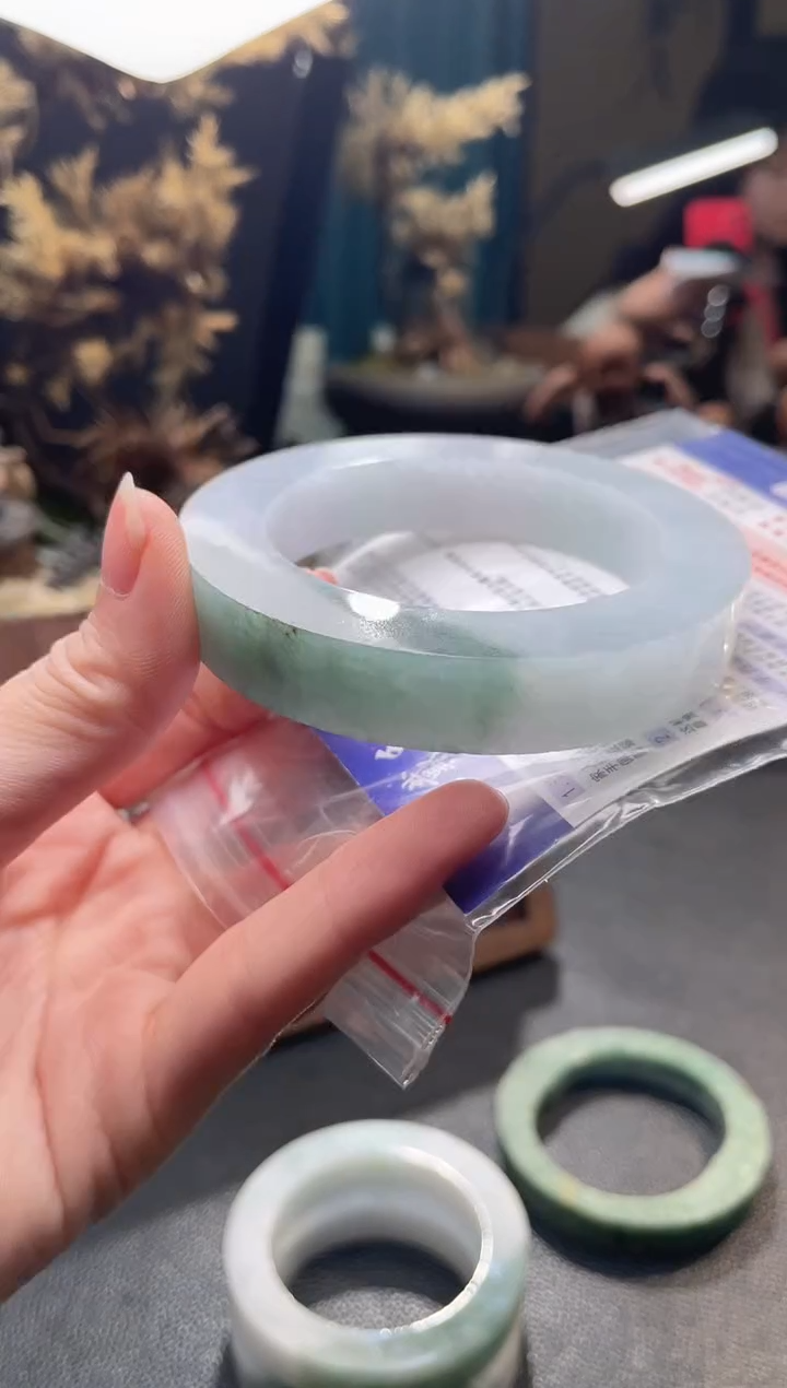 未镶嵌手镯定制翡翠福**儿定制手镯不退不换