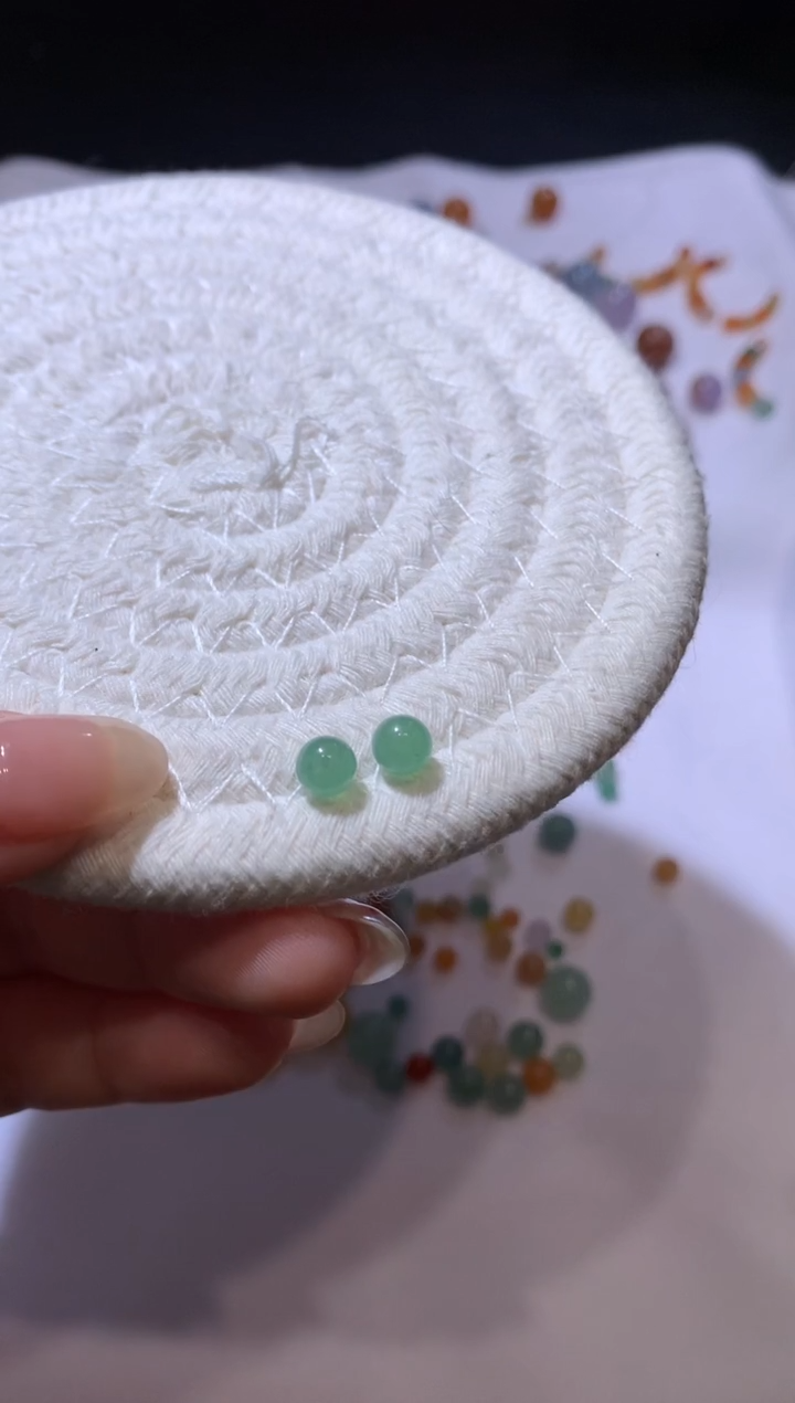 【闪购商品】定制翡翠未镶嵌5.5珠子180+18