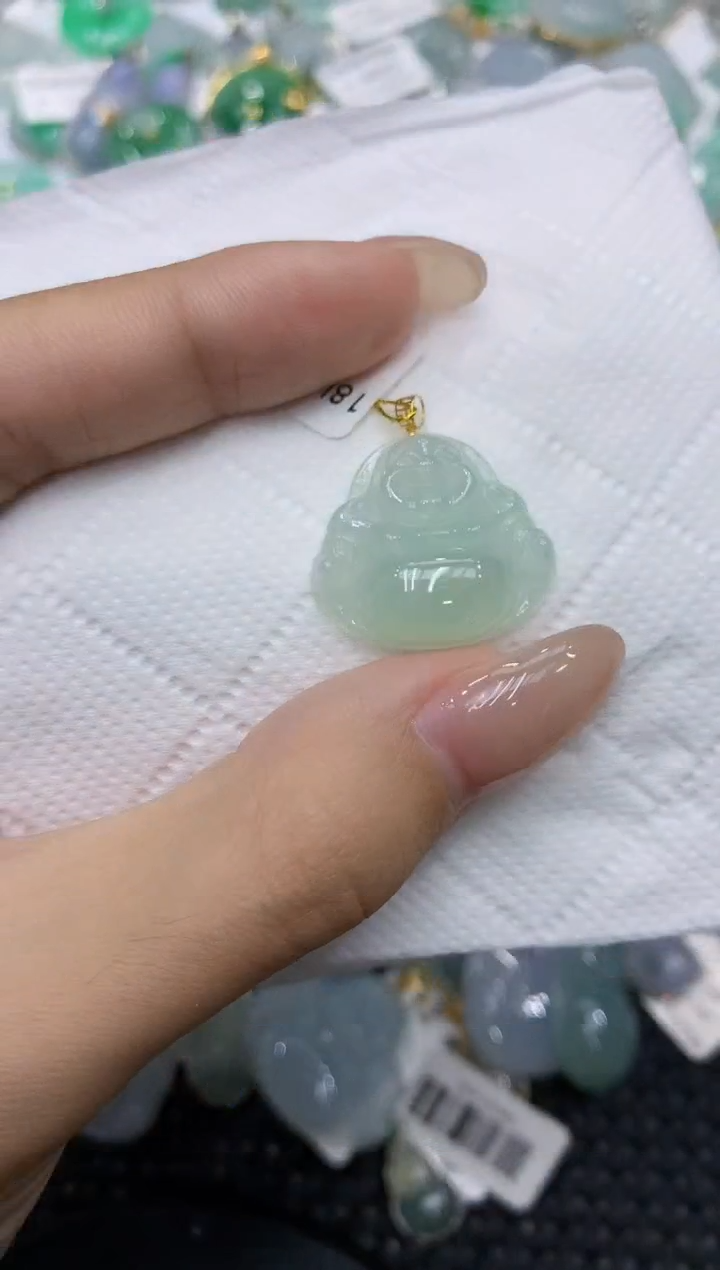 翡翠18K金镶嵌颈饰111111111111