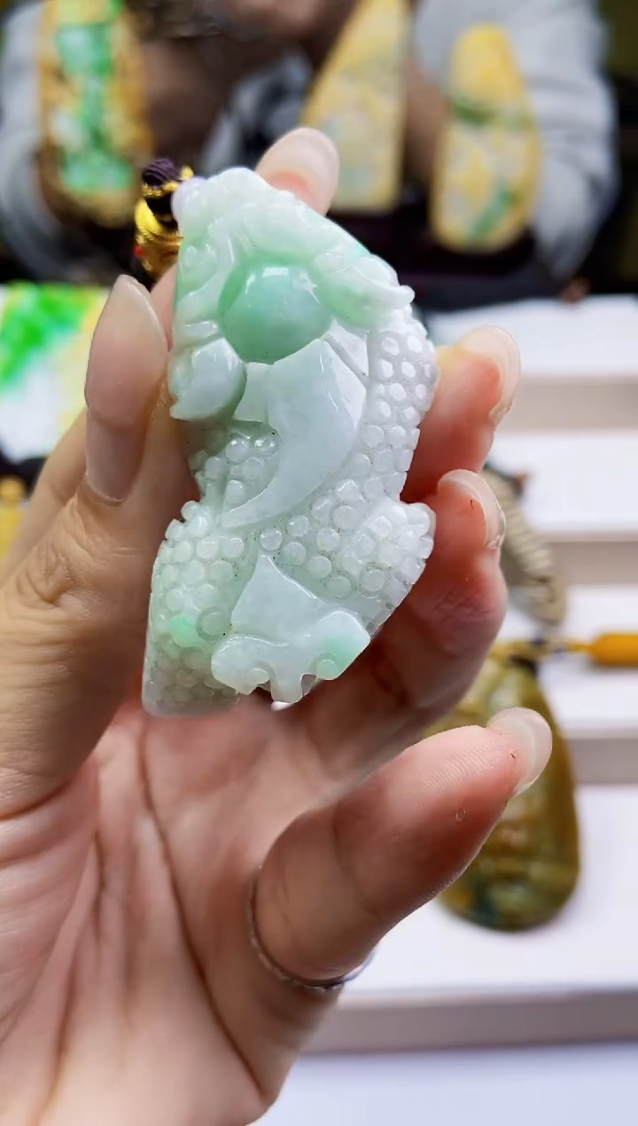 颈饰未镶嵌翡翠1