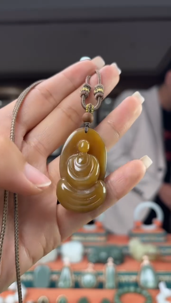 颈饰未镶嵌和田玉佩佩