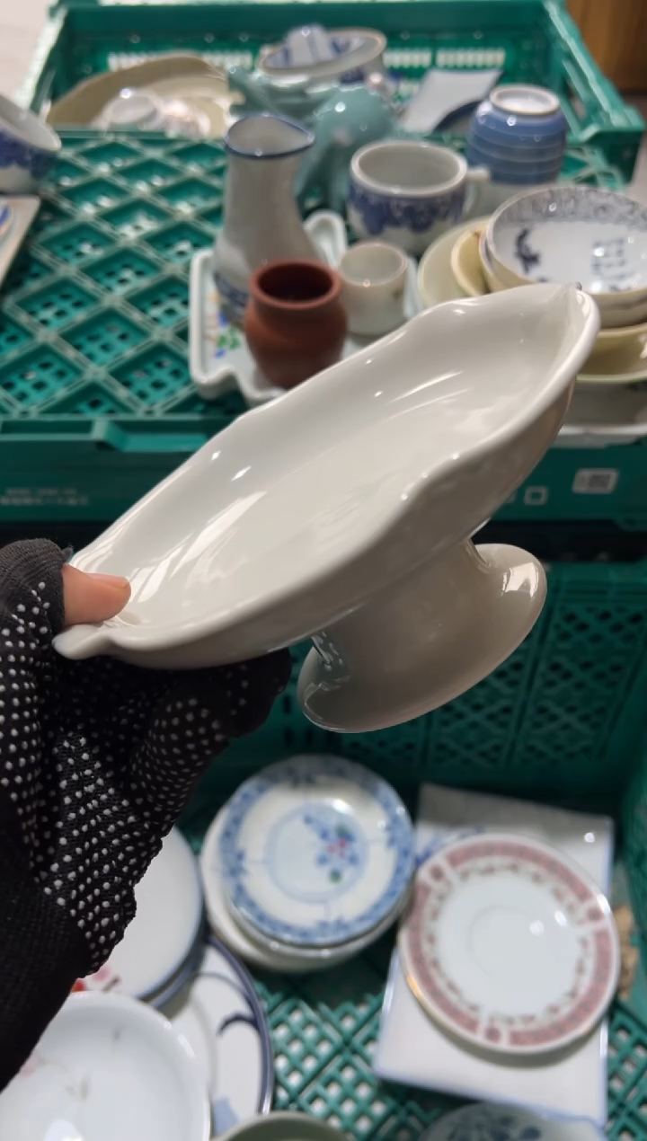 爱****）爱心中古商品默认瑕疵完美主义者慎拍