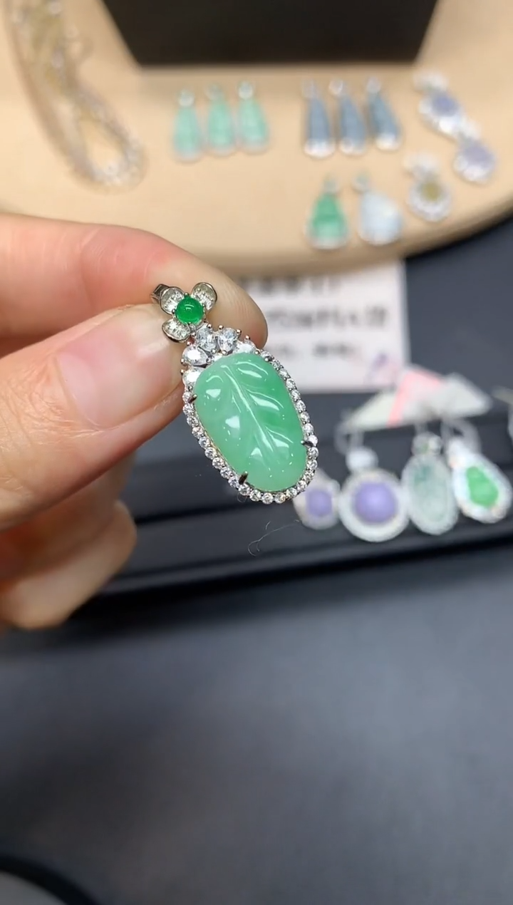 【闪购商品】翡翠吊坠(不含链)银S925镶嵌叶子【无服务费】