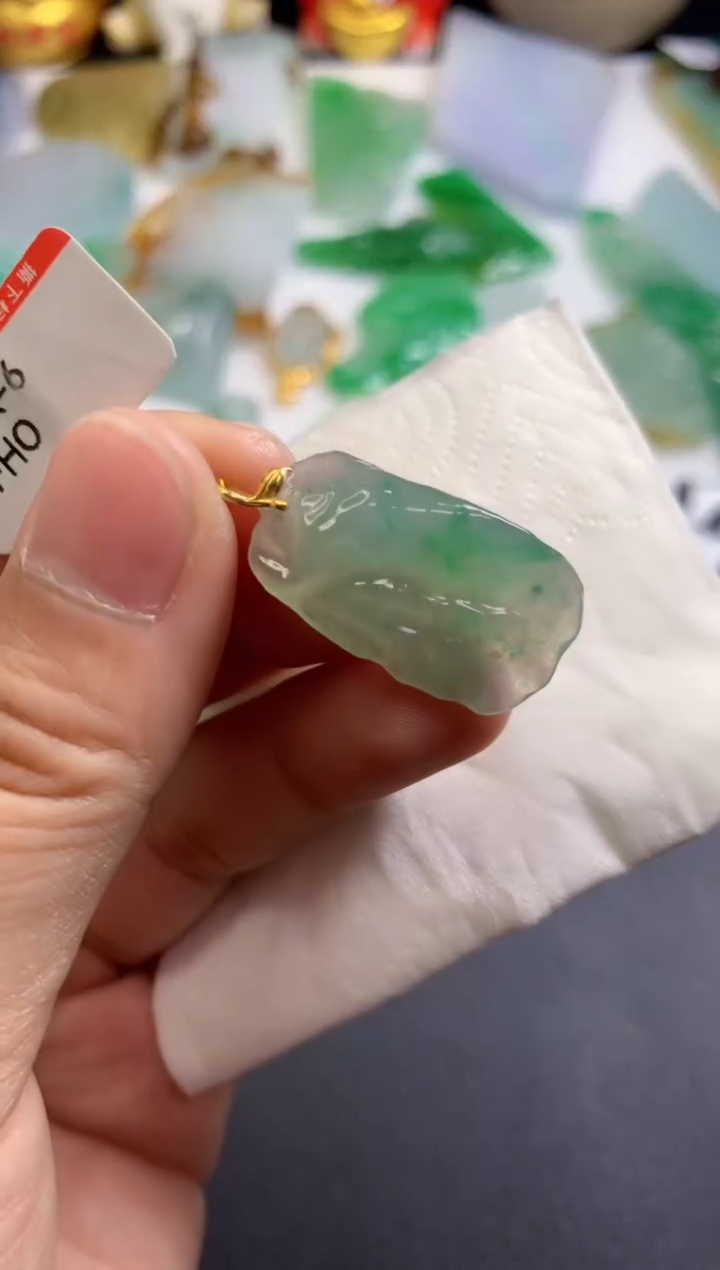 【闪购商品】翡翠吊坠(不含链)未镶嵌664