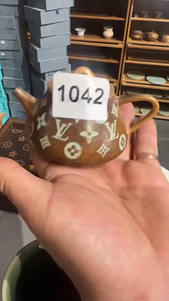 龙泉窑老花石瓢壶微瑕1042