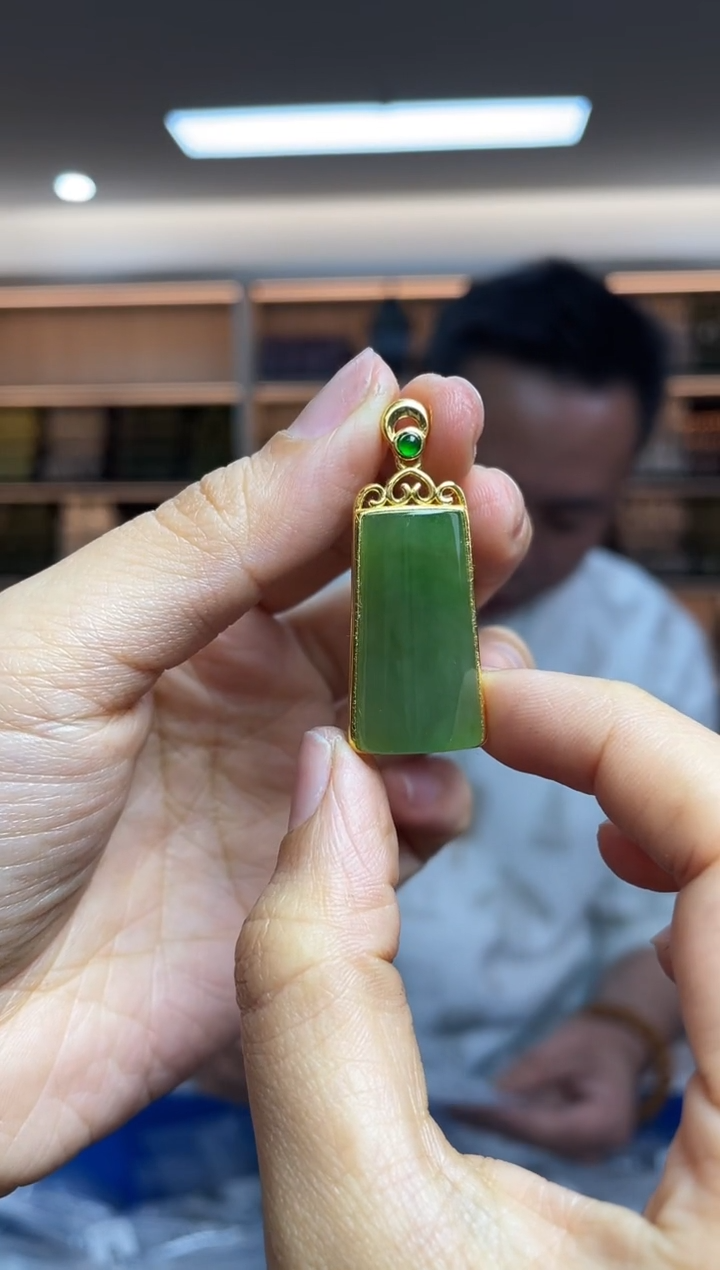【闪购商品】和田玉·18K金镶嵌多样性发一件