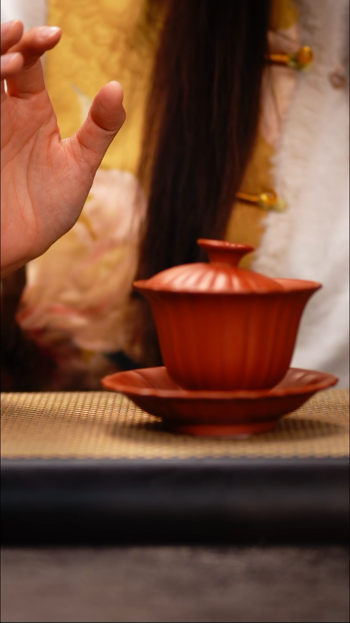 7小鱼朱泥筋纹三才盖碗