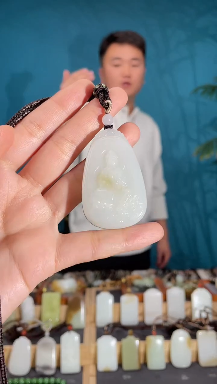 颈饰未镶嵌和田玉1