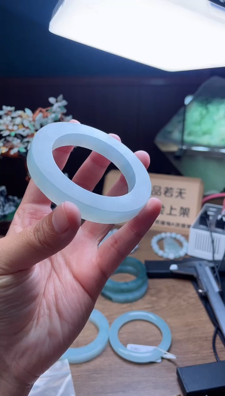 【闪购商品】定制翡翠手镯未镶嵌定制