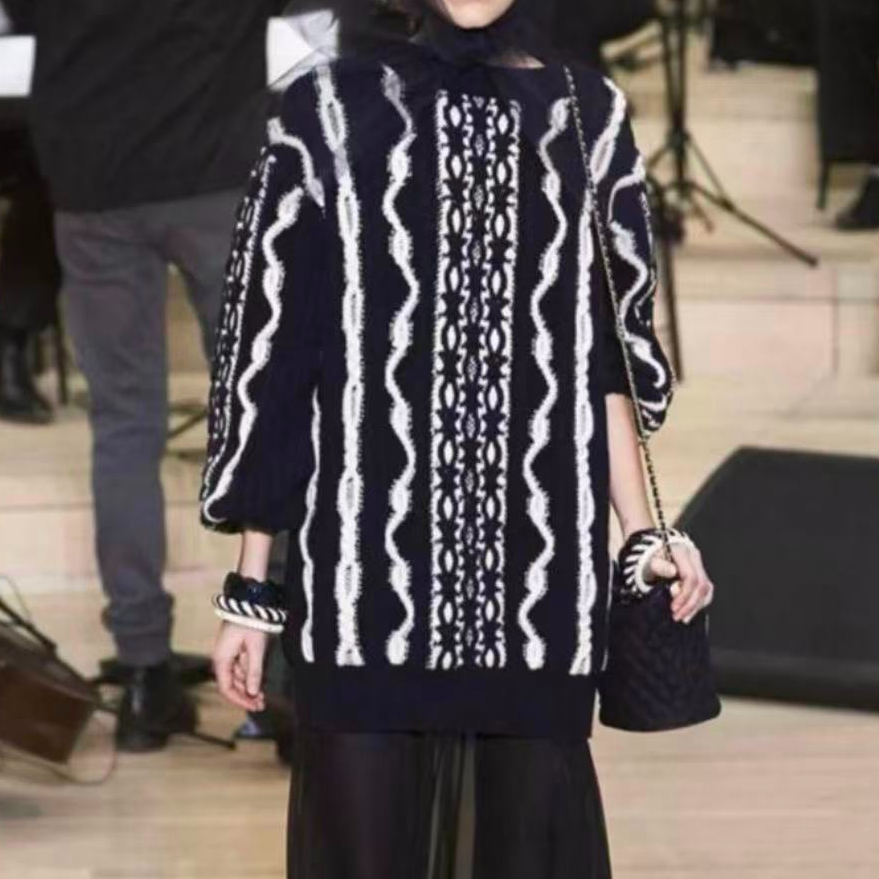 未使用 Chanel/香奈儿 深蓝色麻花竖纹毛衣