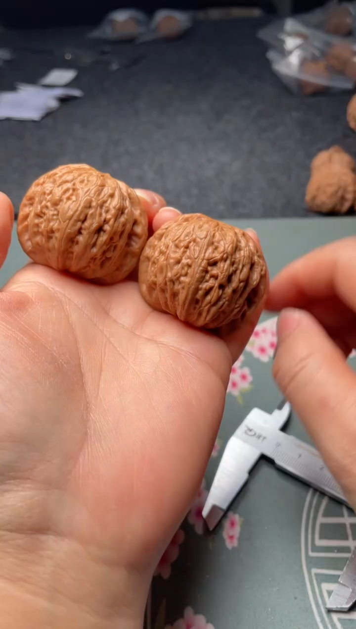 把件文玩核桃w255 铁锤43尺