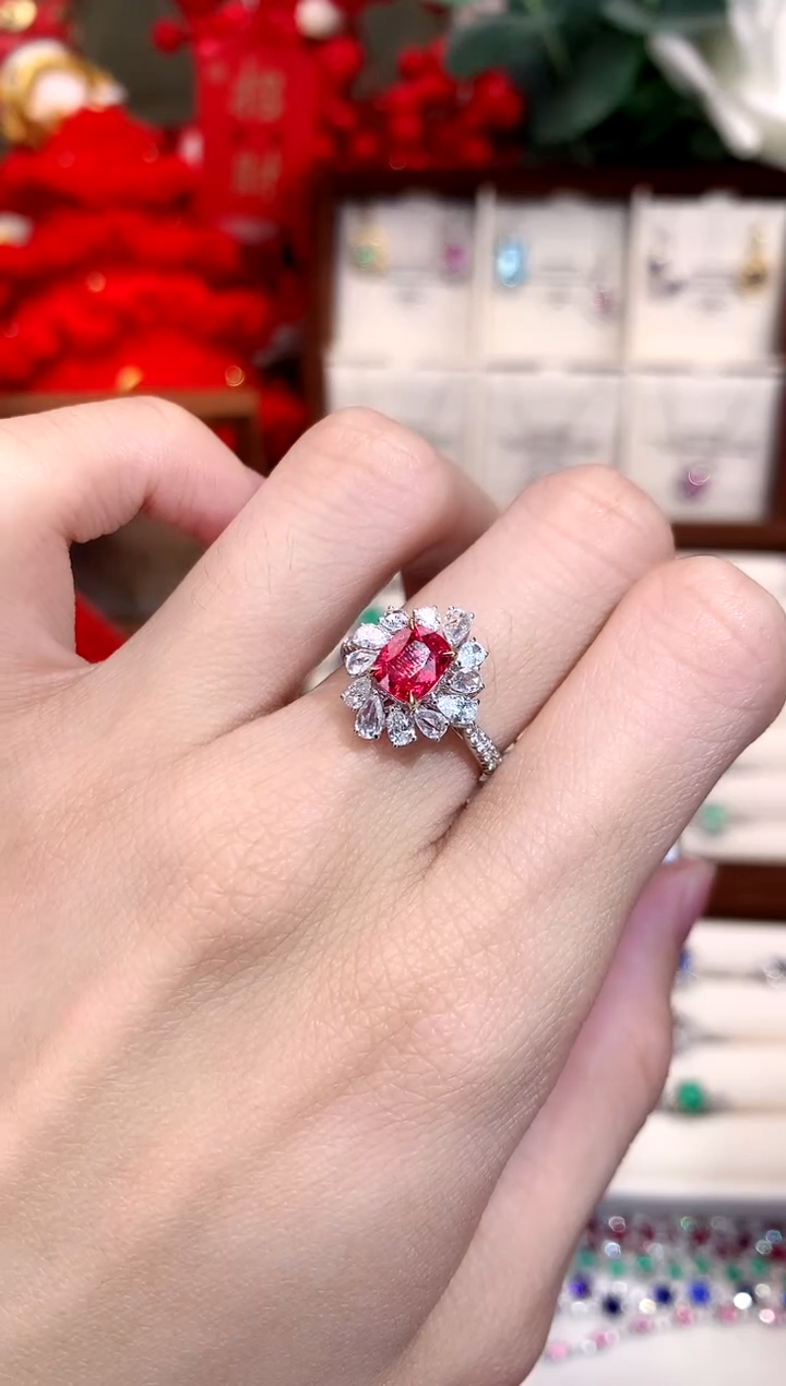 【闪购商品】祖母绿戒指18K金镶嵌1.17ct/天然宝石/七天无理由