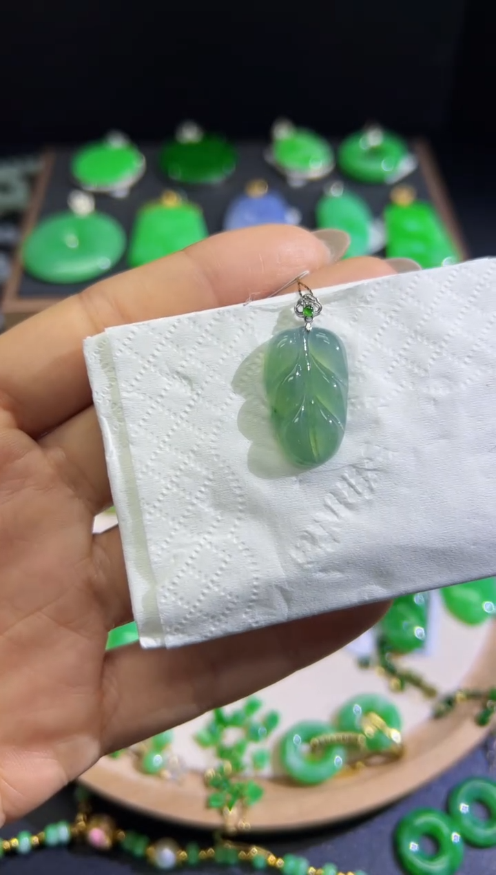 【闪购商品】翡翠颈饰18K金镶嵌Q缅料A货翡翠/支持复检/一件