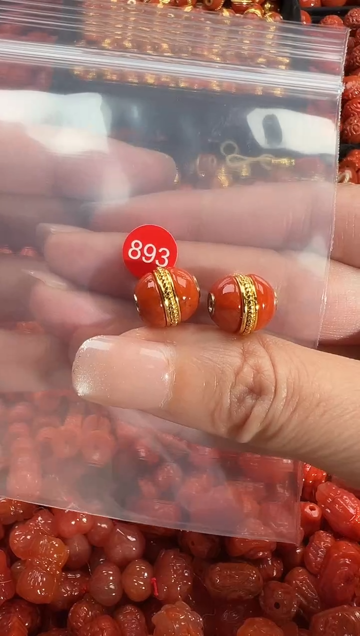 颈饰未镶嵌南红玛瑙1