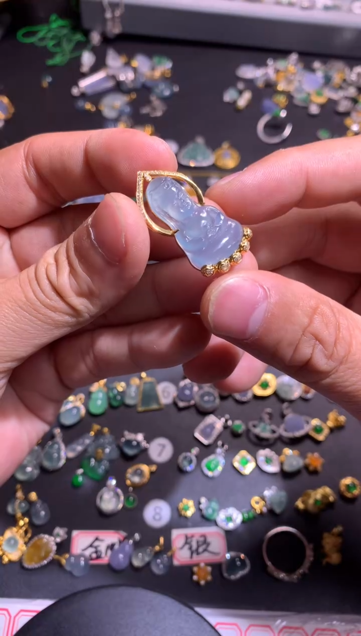 【闪购商品】翡翠吊坠(不含链)18K金镶嵌1