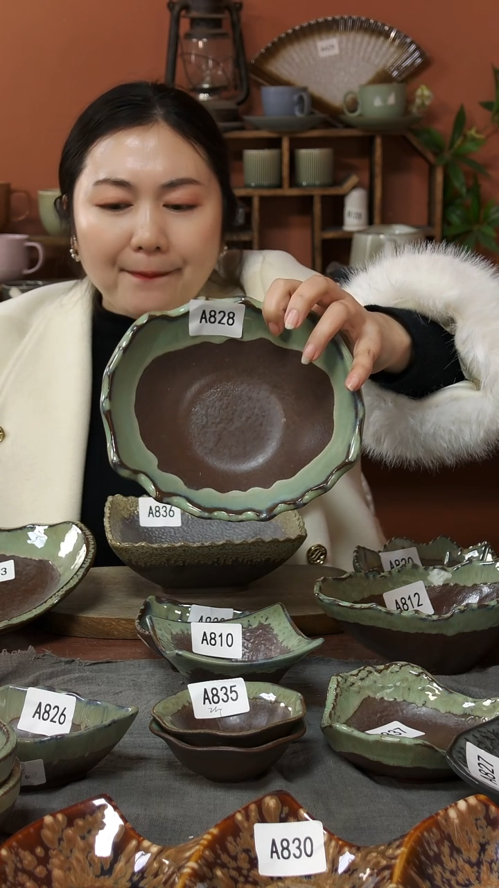 陶瓷A828 一只红泥异形碗19.5*17*6微瑕