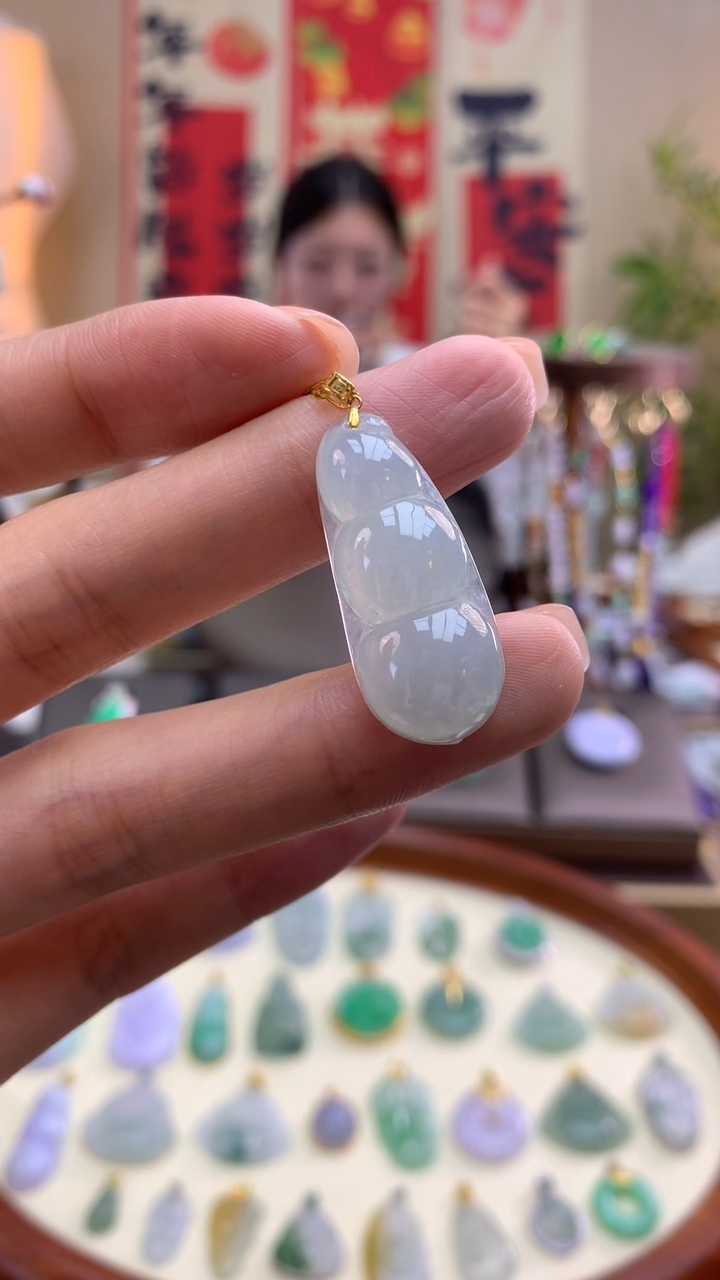 【闪购商品】翡翠颈饰18K金镶嵌豆子