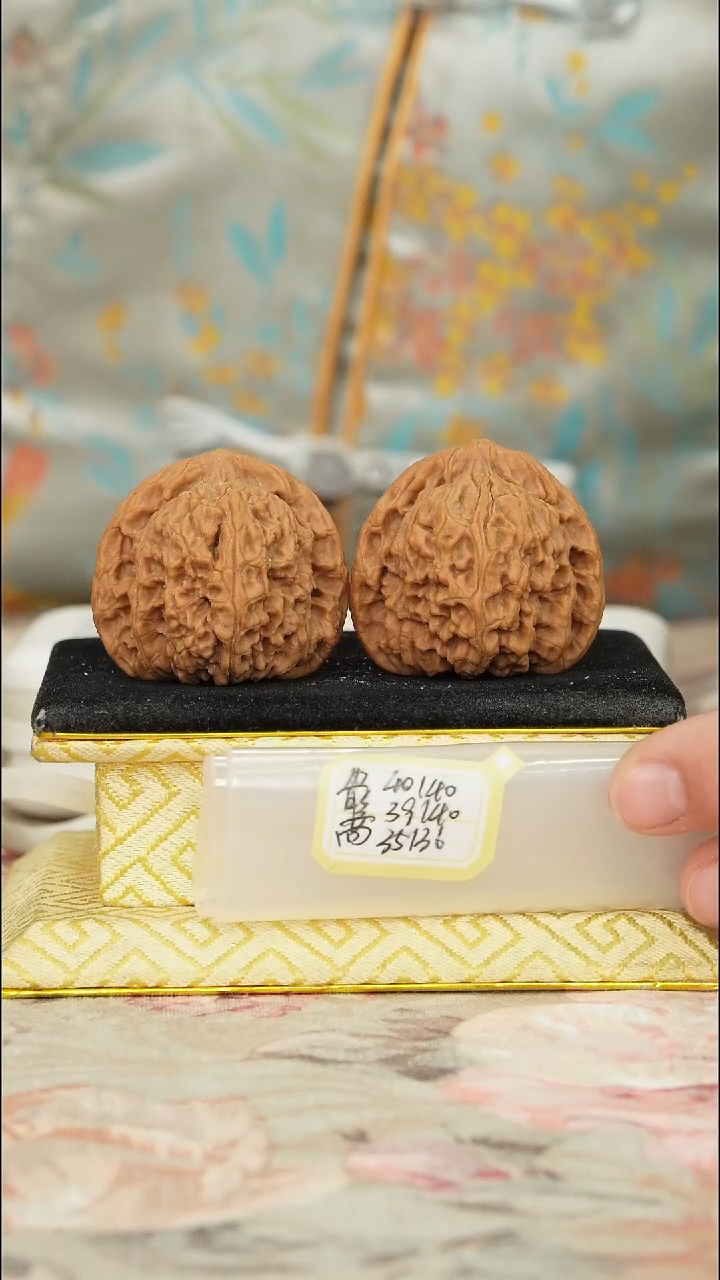【闪购商品】文玩核桃把件赵喜满南将石