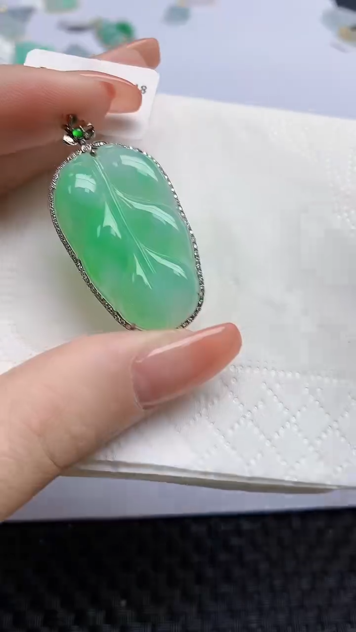 【闪购商品】翡翠颈饰18K金镶嵌天然翡翠A货