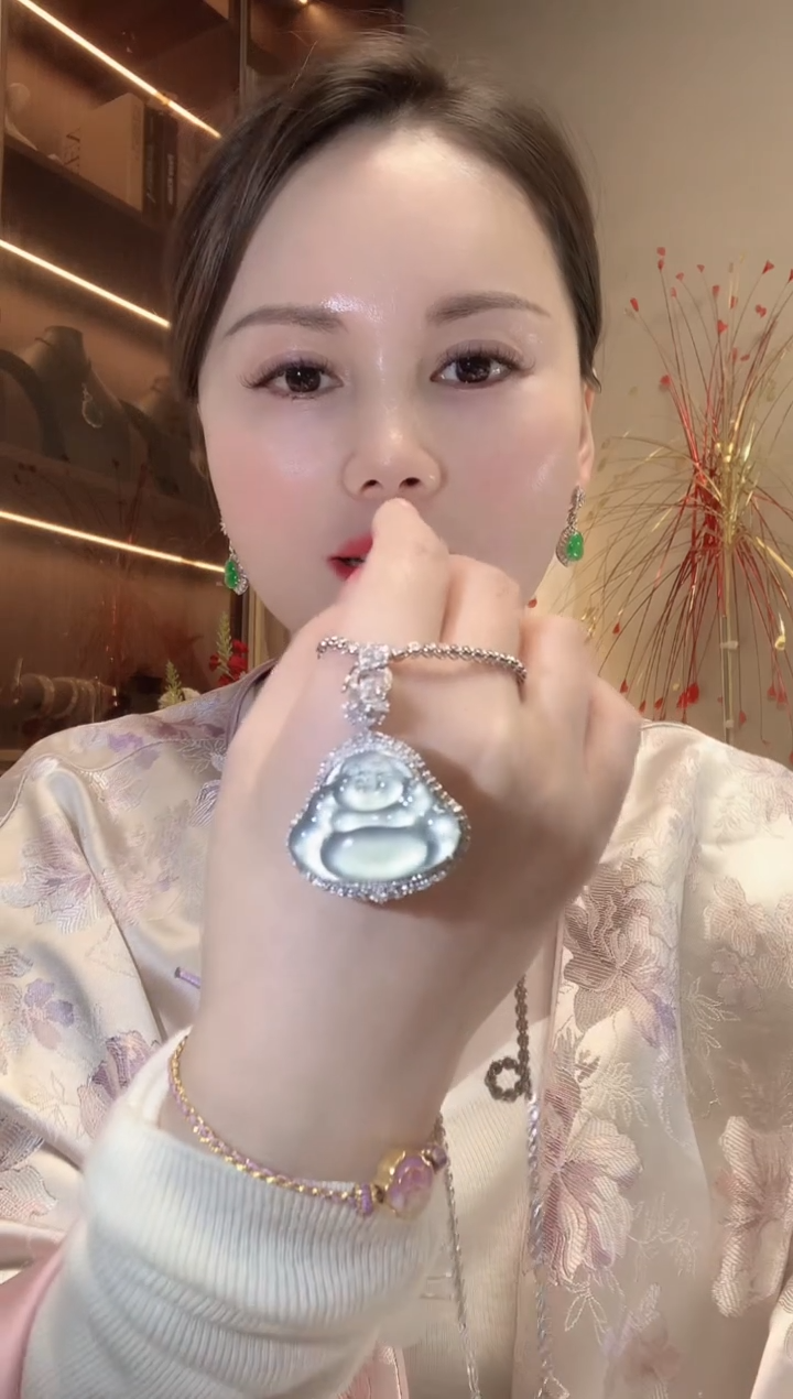 【闪购商品】翡翠吊坠(不含链)18K金镶嵌C18
