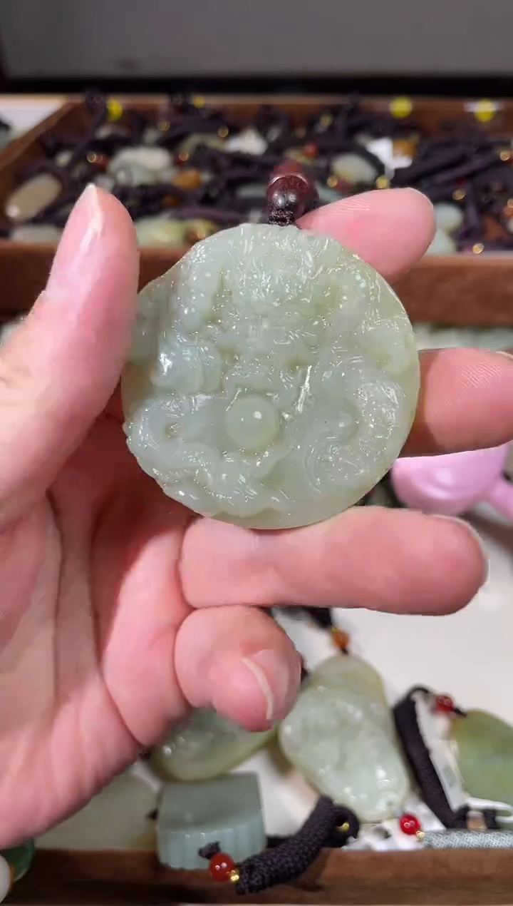 颈饰未镶嵌和田玉1