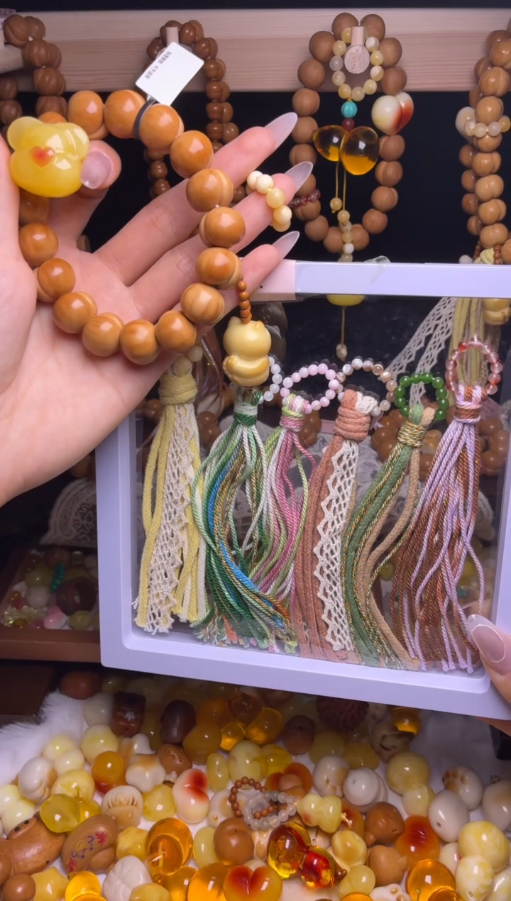 吊坠猴头核桃?***?全品手工聚宝盆悟道猫吊坠俏色熊头黄跑环奶油