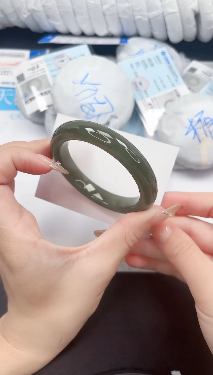 和田玉手镯未镶嵌271-55.8QS5