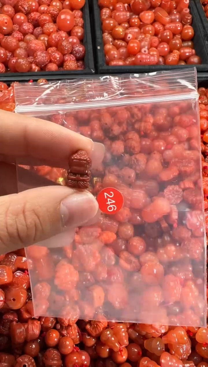 【闪购商品】南红玛瑙颈饰未镶嵌1