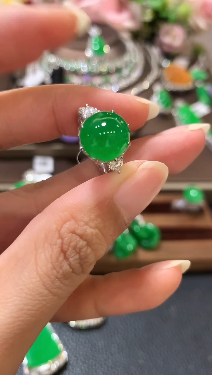 18K金镶嵌戒指翡翠浅**汐z200