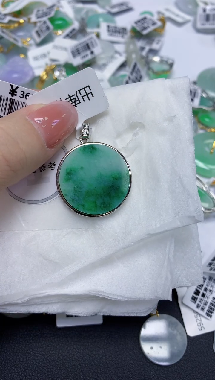颈饰未镶嵌翡翠天然缅甸翡翠A货多样性发一件
