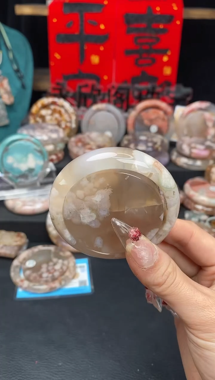 【闪购商品】石英质玉手镯（圆镯）未镶嵌52