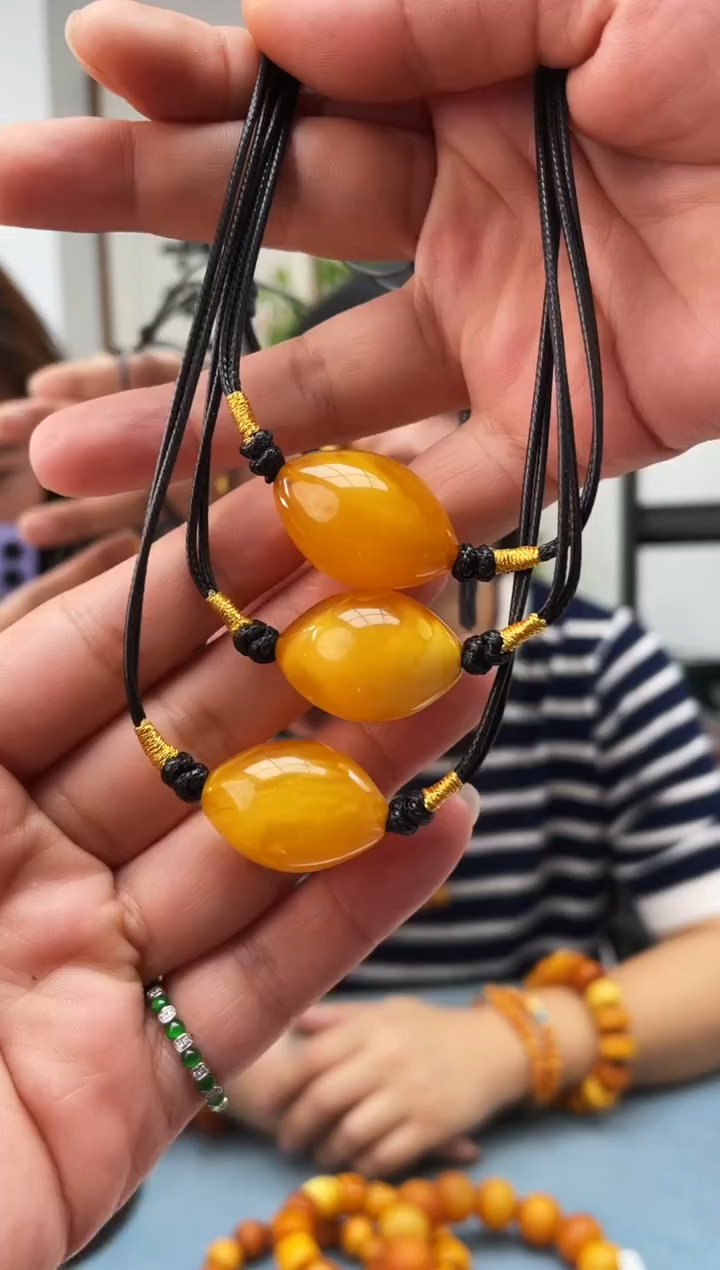 未镶嵌琥珀珠宝奇石多样性发一