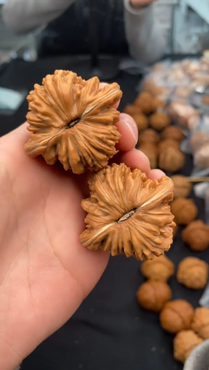 【闪购商品】文玩核桃把件四座楼41-u105