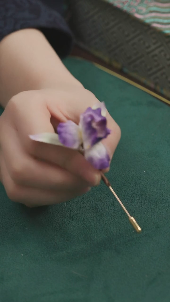 刺绣【高货】湘传礼 桑蚕丝 非遗绒花胸针