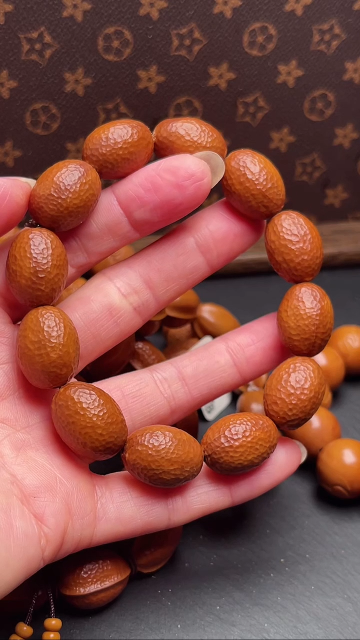 手串橄榄核1.5左右橘子纹