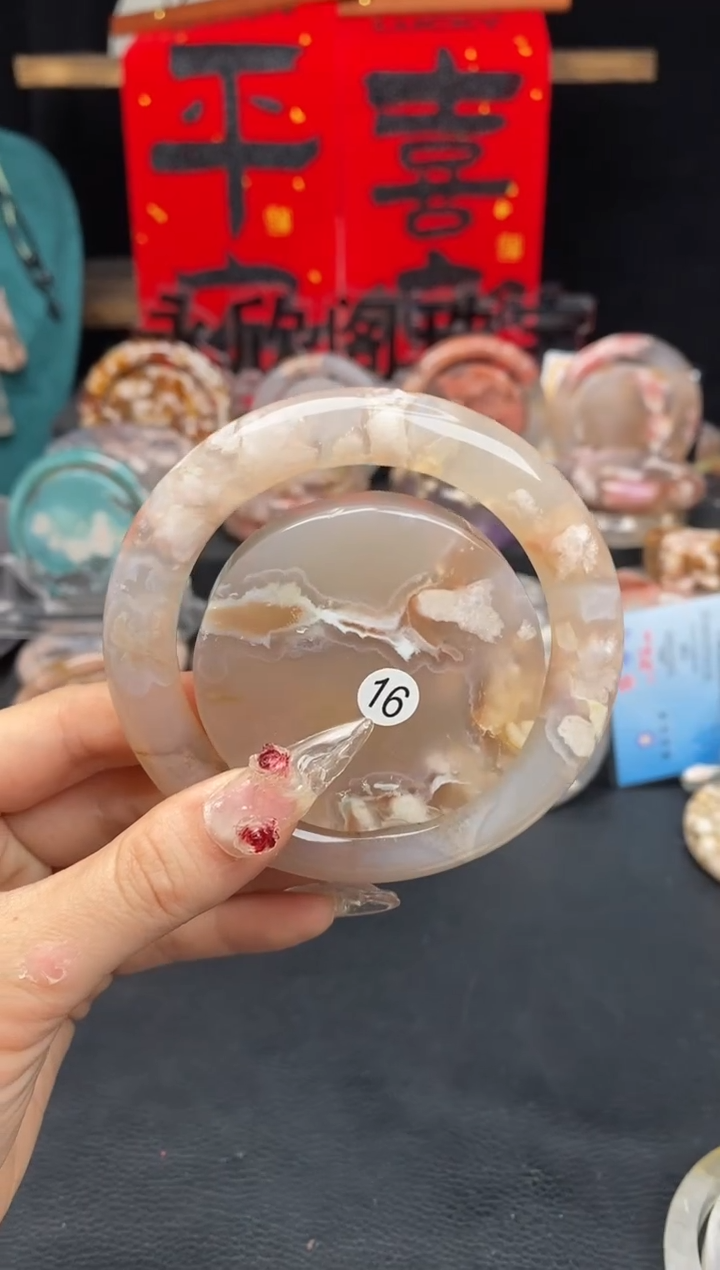 【闪购商品】石英质玉手镯（圆镯）未镶嵌64