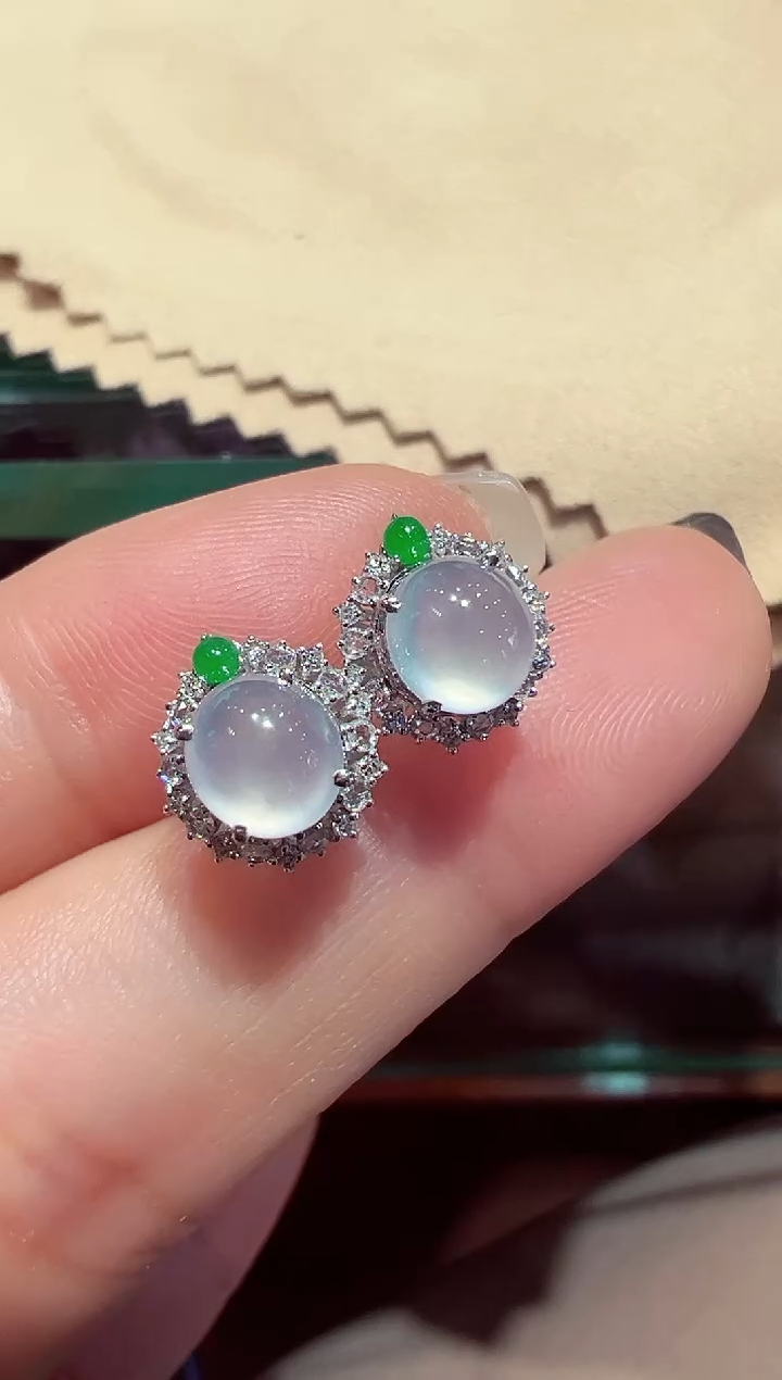 【闪购商品】翡翠耳钉18K金镶嵌翡翠耳钉