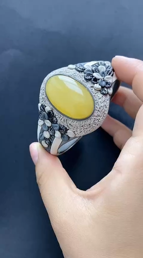 【闪购商品】琥珀裸石未镶嵌蜜蜡手牌