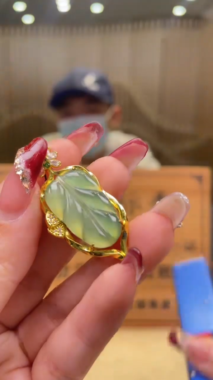 【闪购商品】翡翠颈饰未镶嵌      *A13 (只发一件) 