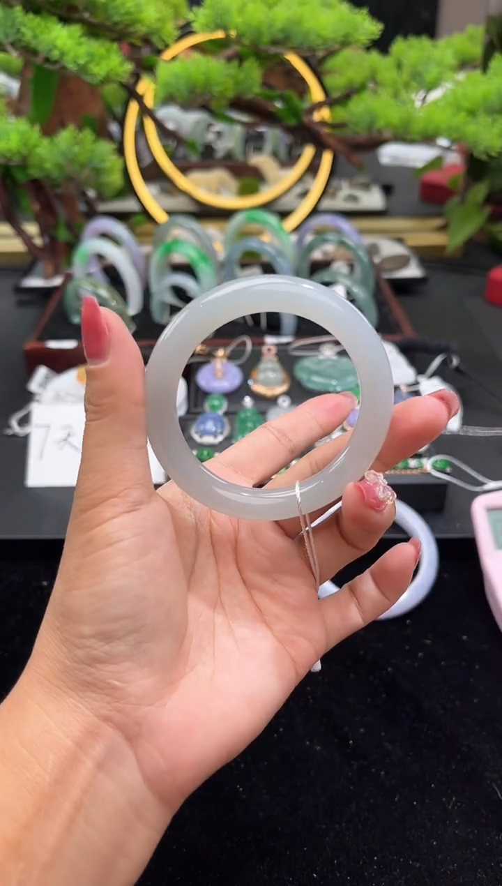 未镶嵌手镯翡翠手镯