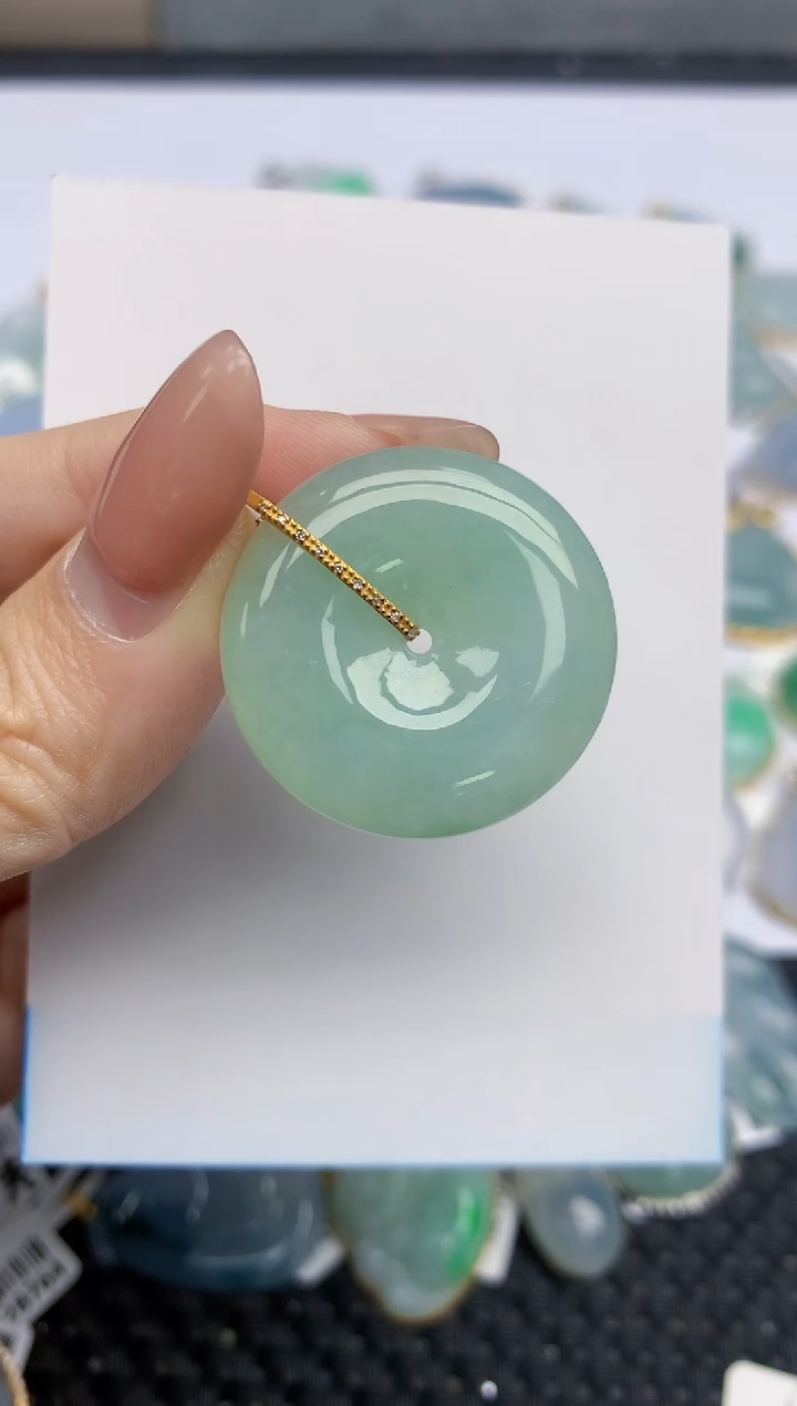【闪购商品】翡翠挂件18K金镶嵌天然翡翠A货