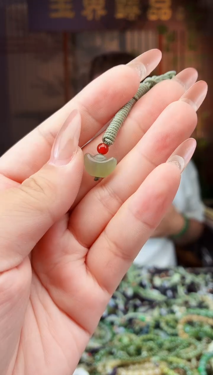 和田玉未镶嵌颈饰拍一发一