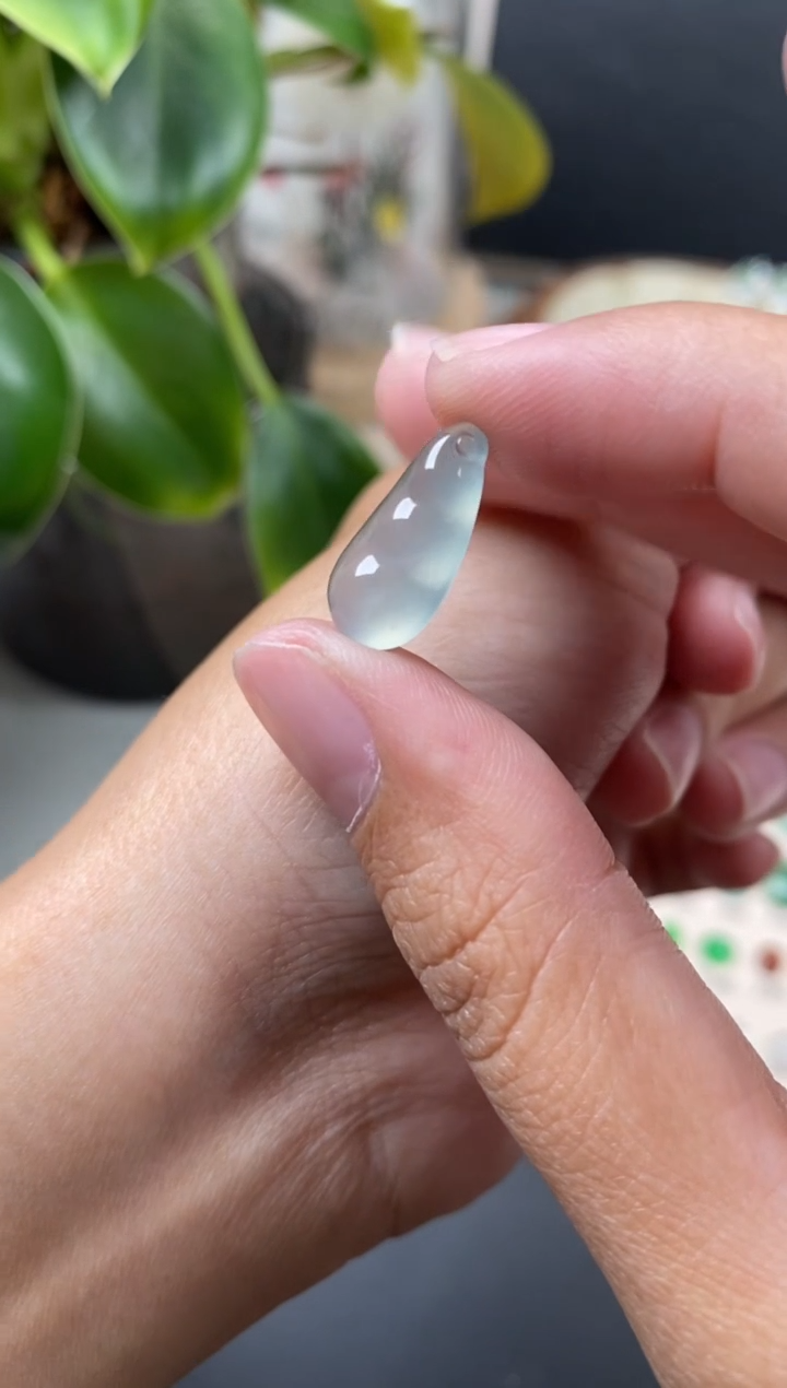 【闪购商品】翡翠颈饰未镶嵌翡翠冰种福豆