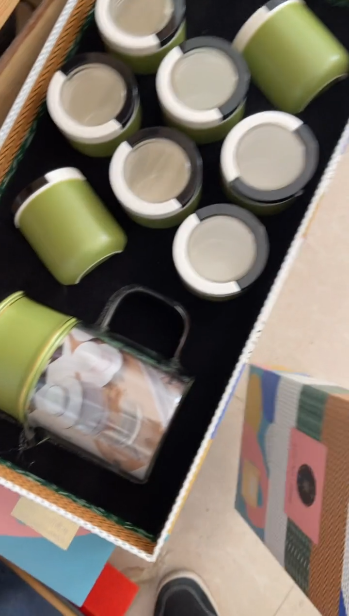 无运费险有瑕疵的摄影的产品有使用过的痕迹有点脏介意勿拍杯